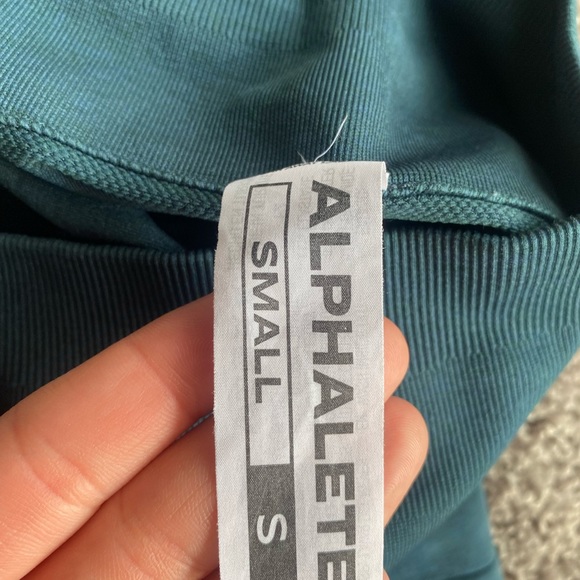 Alphalete Amplify Biker Shorts 6.5” - Picture 3 of 3